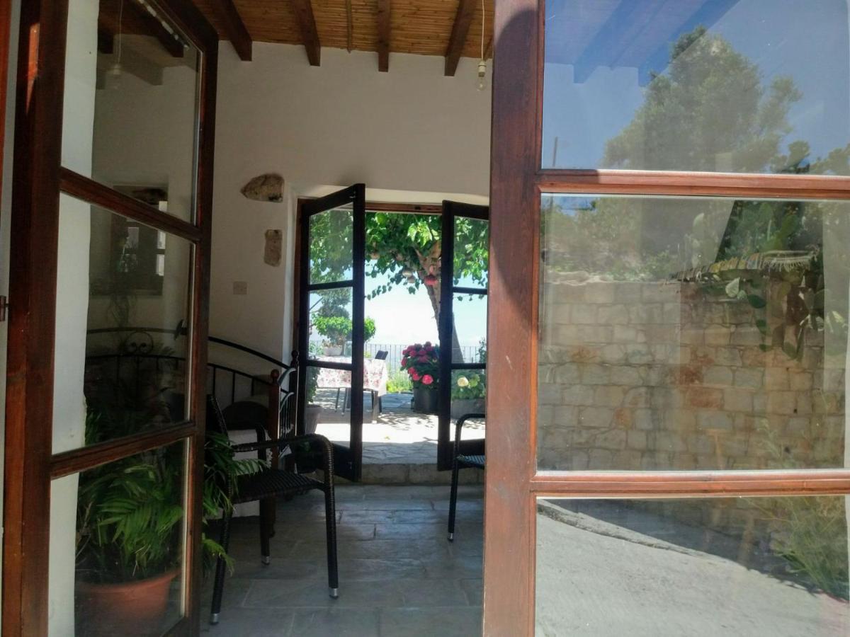 菲蒂Georgia'S House住宿加早餐旅馆 外观 照片
